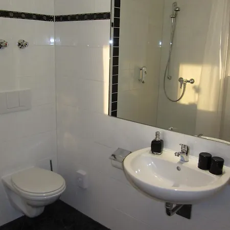 Willmersdorfer Hof 4* Котбус