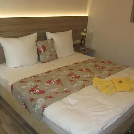 Willmersdorfer Hof 4* Котбус